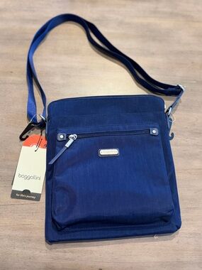 NWT Baggallini Navy Blue Crossbody Messenger Bag